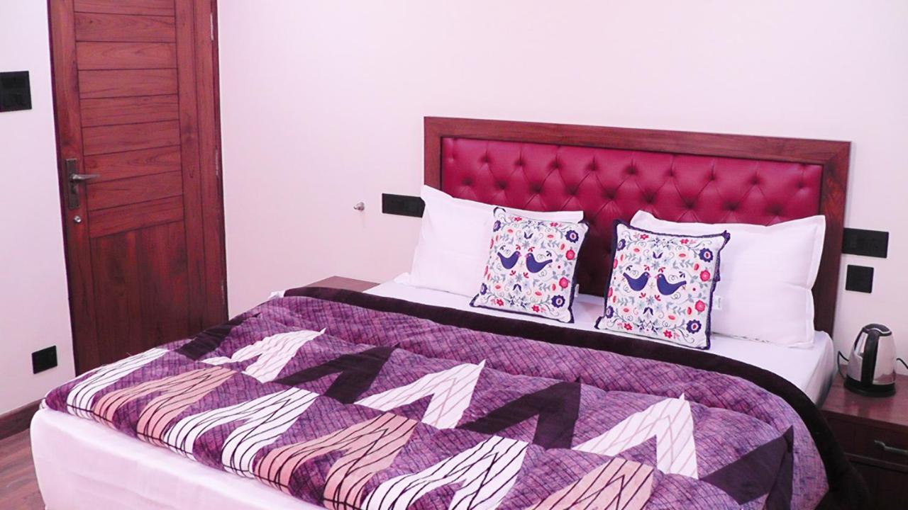 Hotel Jakhu Heights Шімла Екстер'єр фото