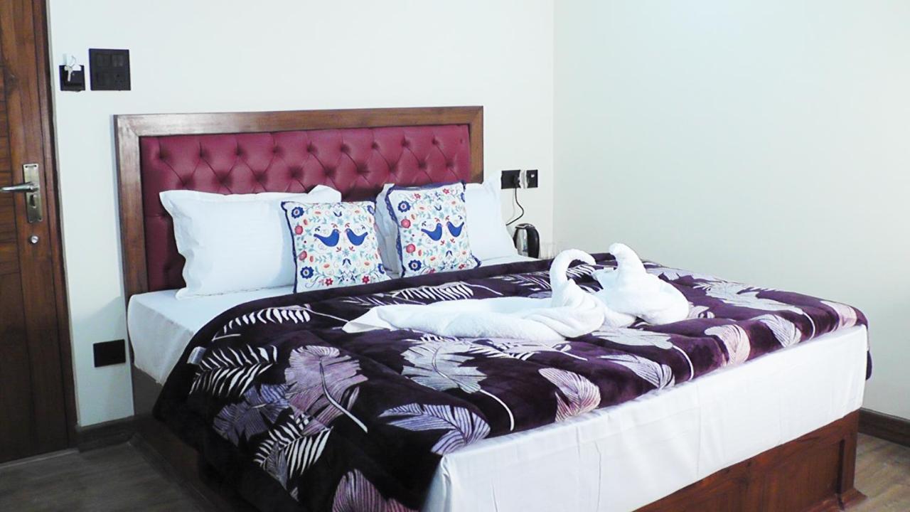 Hotel Jakhu Heights Шімла Екстер'єр фото