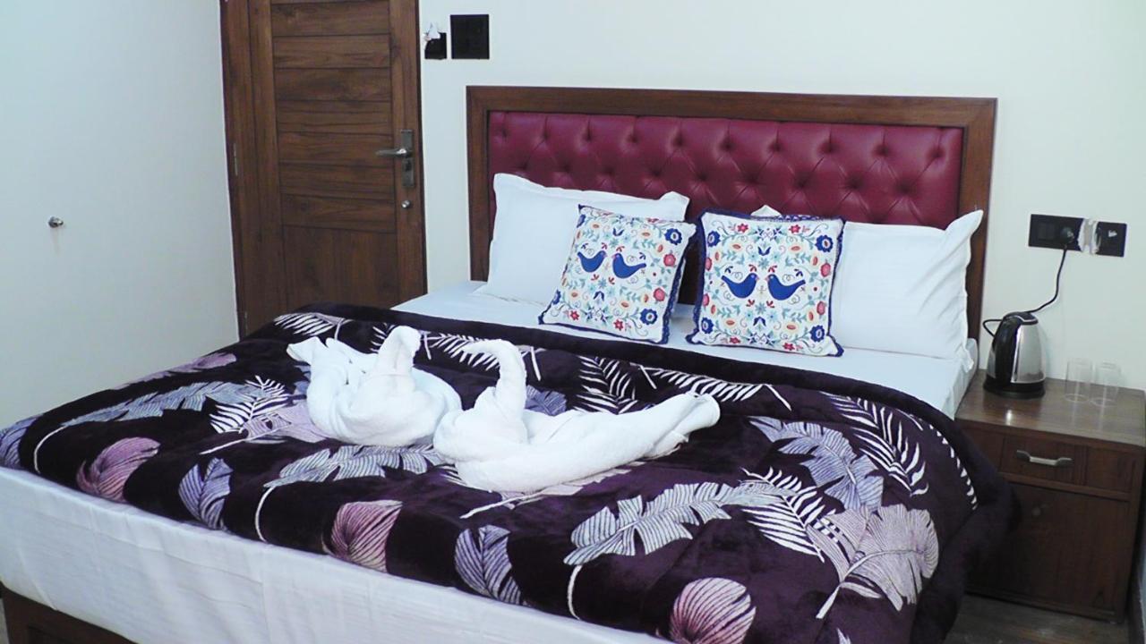 Hotel Jakhu Heights Шімла Екстер'єр фото